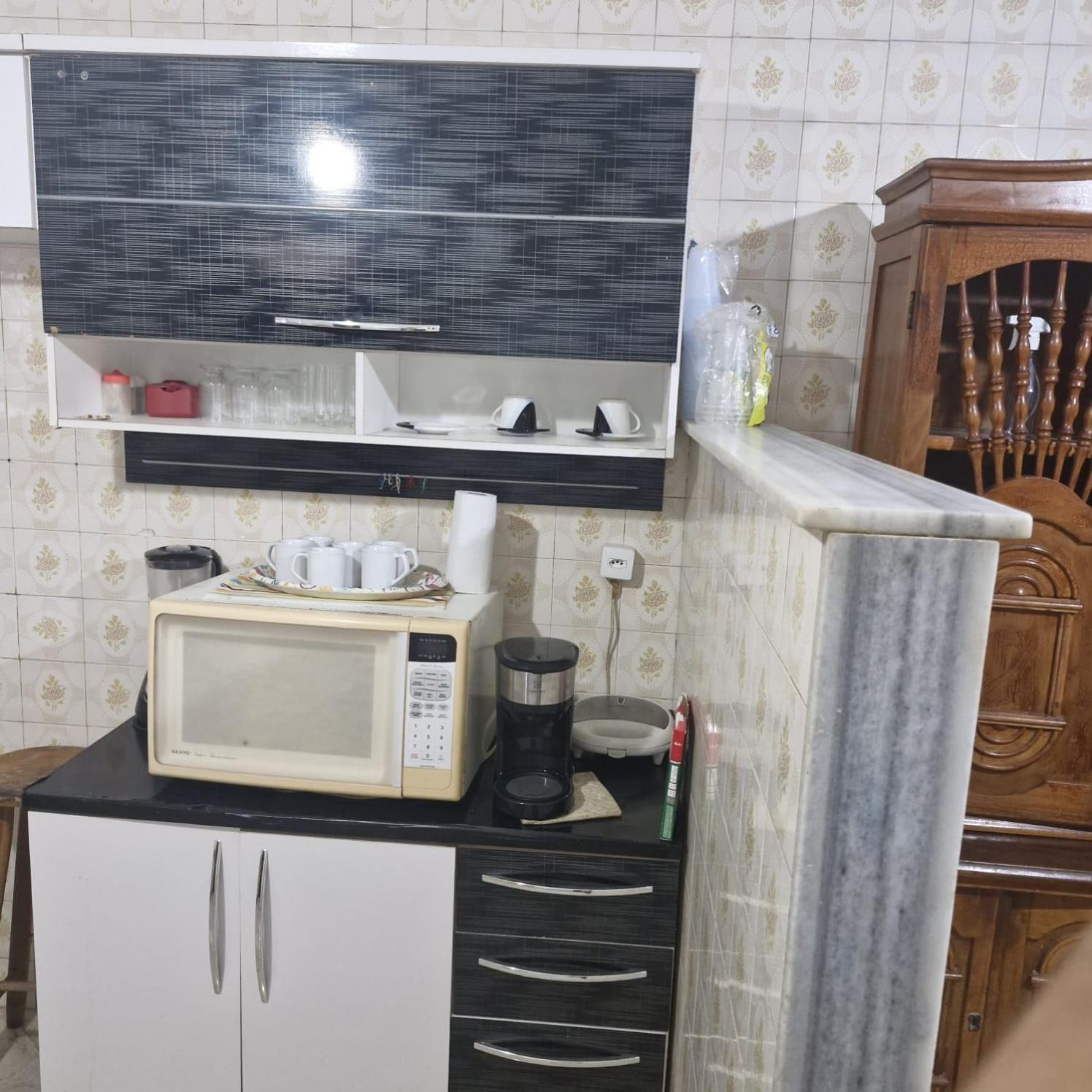 Casa Inteira Centro Paralela Rua Pedras Sem Transito *